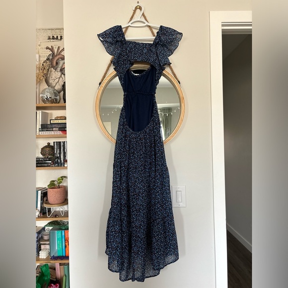 Beautiful Open Back blue floral dress - Picture 3 of 6